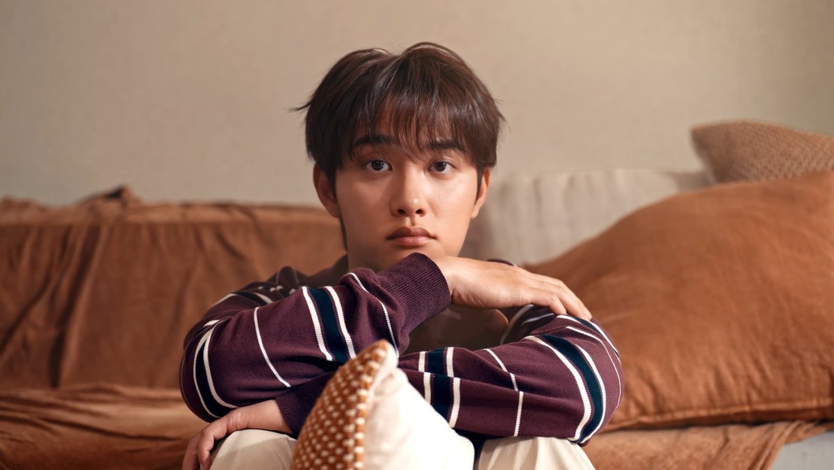kyungsoo_stan's tweet photo. KYUNGSOO LOOKS SO FREAKING GOOD 😭 THANK YOU BILLBOARD ❤️ https://t.co/JY50EjAYvA
