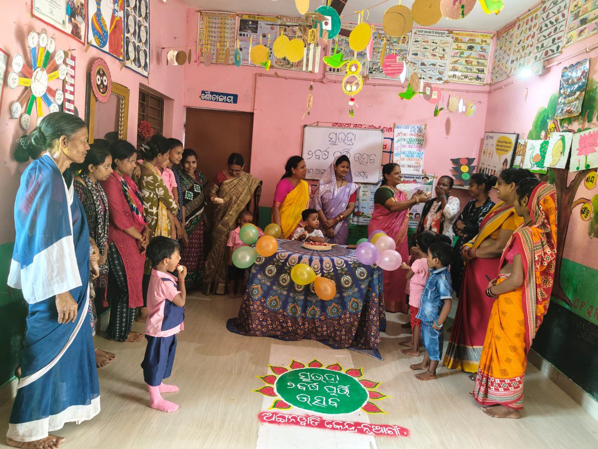 ICDS_Delanga's tweet photo. Celebrating by cutting cake at Nuagaon AWC and Odataraboi AWC on the eve of  two year completion of Subhadra Yojana and 9th Poshan Maha also celebrated at AWC level - ICDS Delanga under Puri District. https://t.co/4quaqjWTGz
