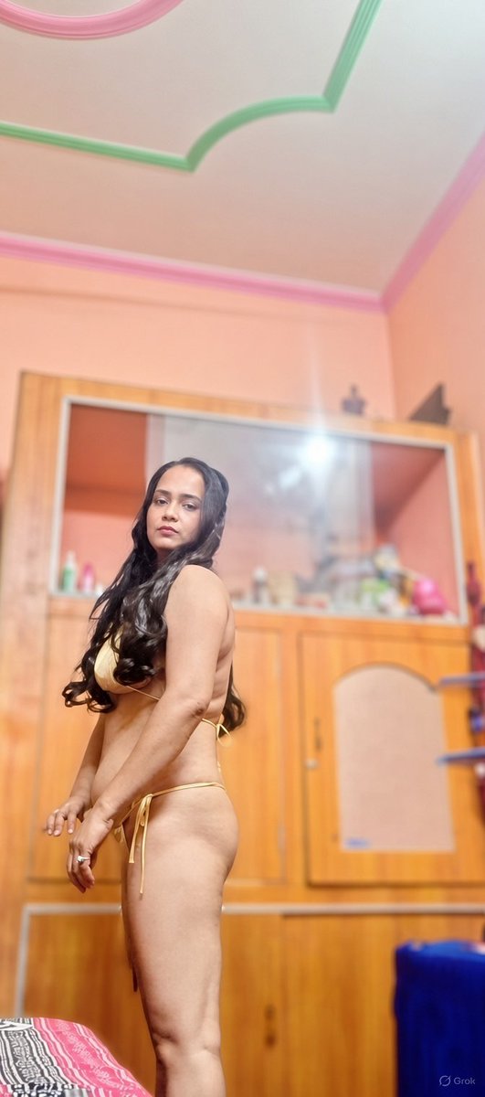 RasgullaB's tweet photo. #cute lady🌹 https://t.co/Nz2DJf8WNI