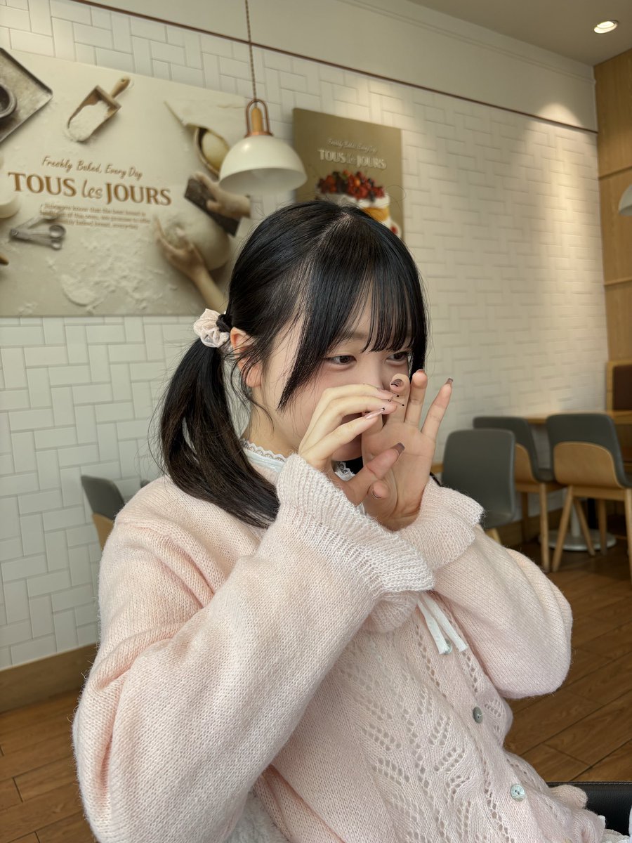 uni____dm's tweet photo. みんな今日もお仕事、学校お疲れ様🩵🤍
今からの子たちも、うにと一緒に頑張ろうね💪💕︎
今はボブだけどロングに戻りたい(*´﹃｀*)
ロング似合うと思う？🐰🩵
 #アイドル
  #DreamMakers 
 #SNS初心者 https://t.co/0NqAKFyiki