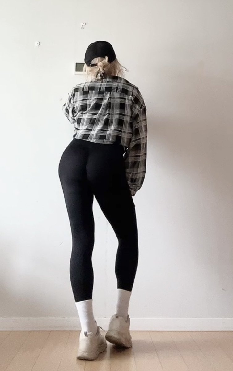 tighthigh0's tweet photo. 운동하고 온 윤희 pt.2 https://t.co/AkUuaG9ViX
