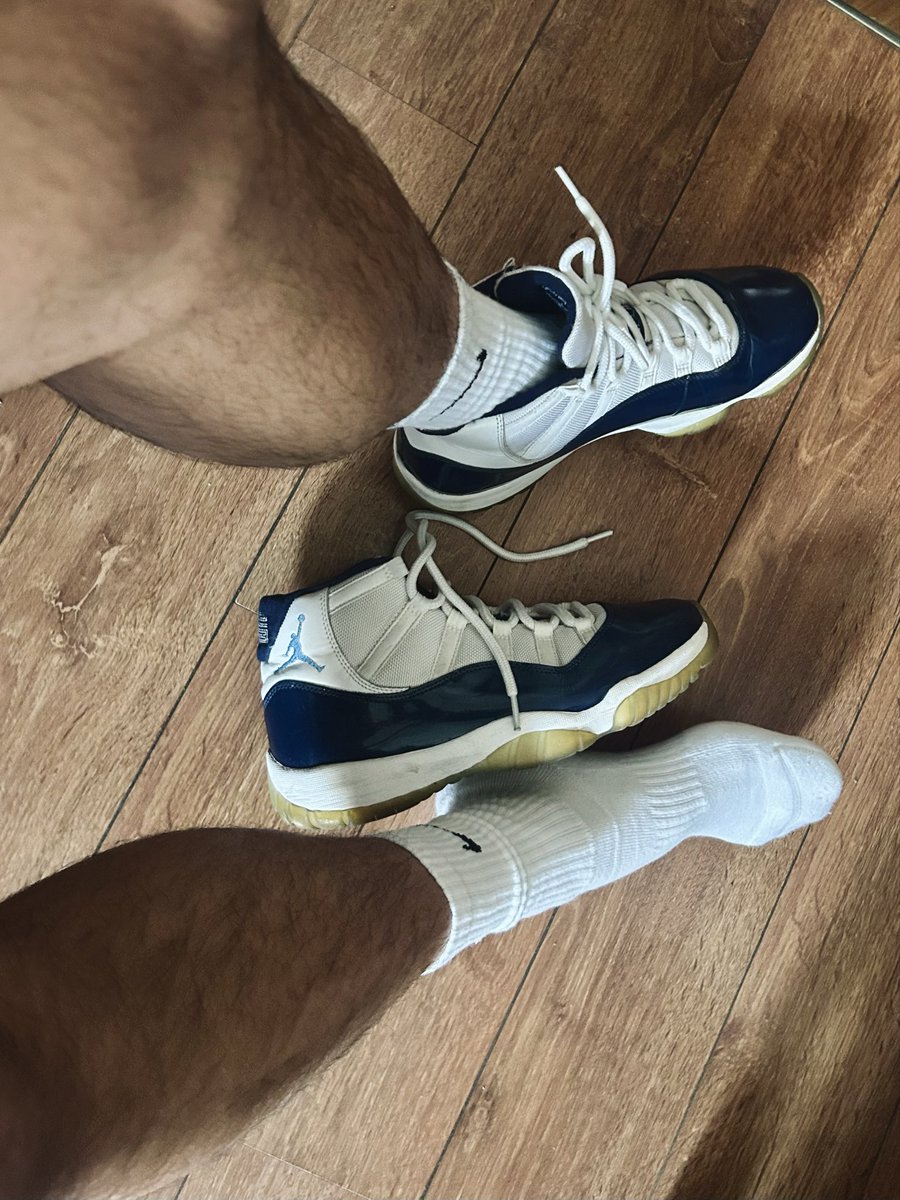 CKNUMKSC's tweet photo. 谁点的AJ11？ https://t.co/QMFA5zfLyf