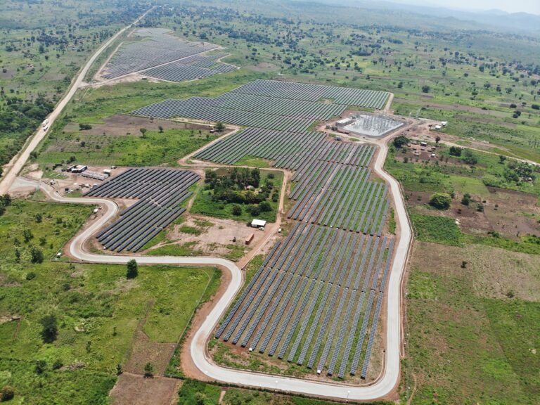SilverKayondo's tweet photo. Uganda's latest #solar project, the Ituka solar PV. First of its kind in West Nile located in Uleppi, Madi Okollo

24 MW https://t.co/QN3uaoDqTA
