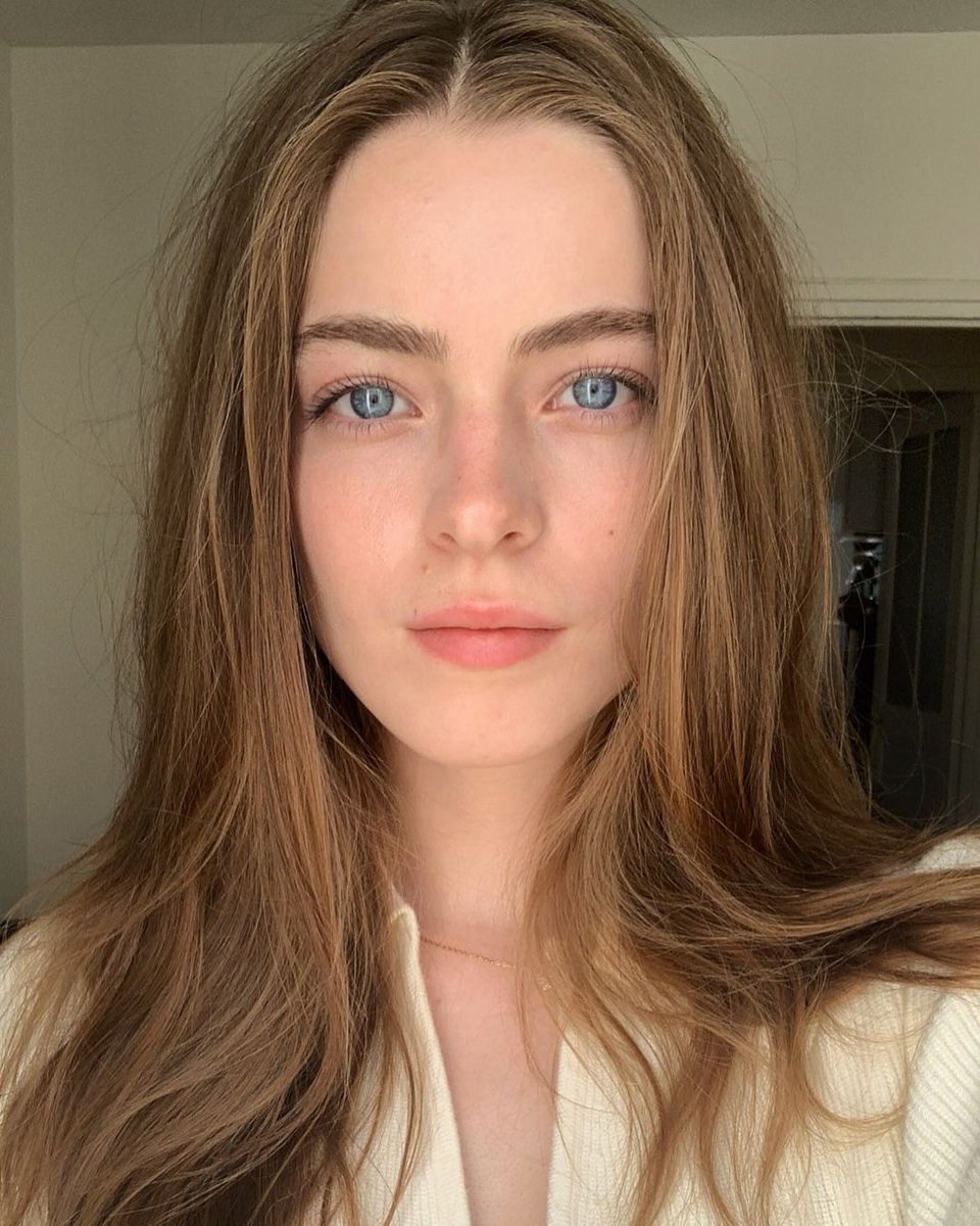 VictoriaMysub's tweet photo. Everything always looks normal at the beginning and in times it becomes tense, and now you don't know how to handle it. https://t.co/wNSONSLJoR