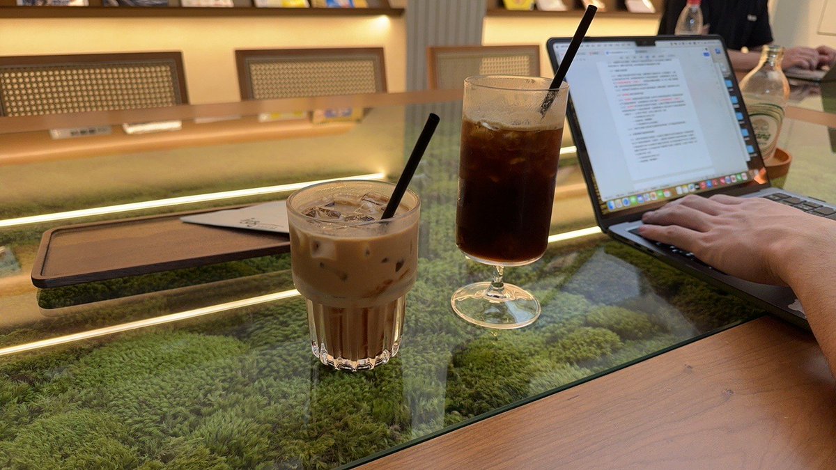 silkv744147's tweet photo. Hey, just grabbed your go-to iced latte at the corner shop! Saved you a seat by the window—on my way over now https://t.co/hadOYj7tmE