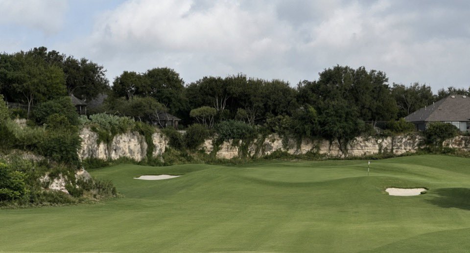 lipouts's tweet photo. Renovation of @olympiahills18 near San Antonio is a wrap! Bunkers, tees & irrigation. Great team effort here, including Universal City mgr Kim Turner, super Jeremy Laak, pro Sal Garcia, @ian_hwilliams, and the course staff! Big thanks to @verdesportsco--on time and UNDER budget! https://t.co/pkbKY9WNxv