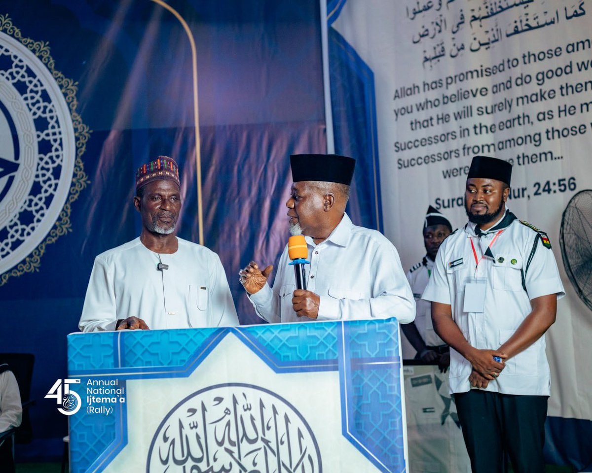 mkaghana's tweet photo. 📌 HONOURING A PIONEER: Naib Ameer II, together with Sadr Mulk Ghana, leads the Khuddam in honouring 𝑫𝒓. 𝑴𝒐𝒉𝒂𝒎𝒎𝒆𝒅 𝑩𝒊𝒏 𝑰𝒃𝒓𝒂𝒉𝒊𝒎, the first Sadr of Majlis Khuddamul Ahmadiyya Ghana, for his years of dedicated service and sacrifice for the cause of Islam Ahmadiyya https://t.co/c5Cehpar6t