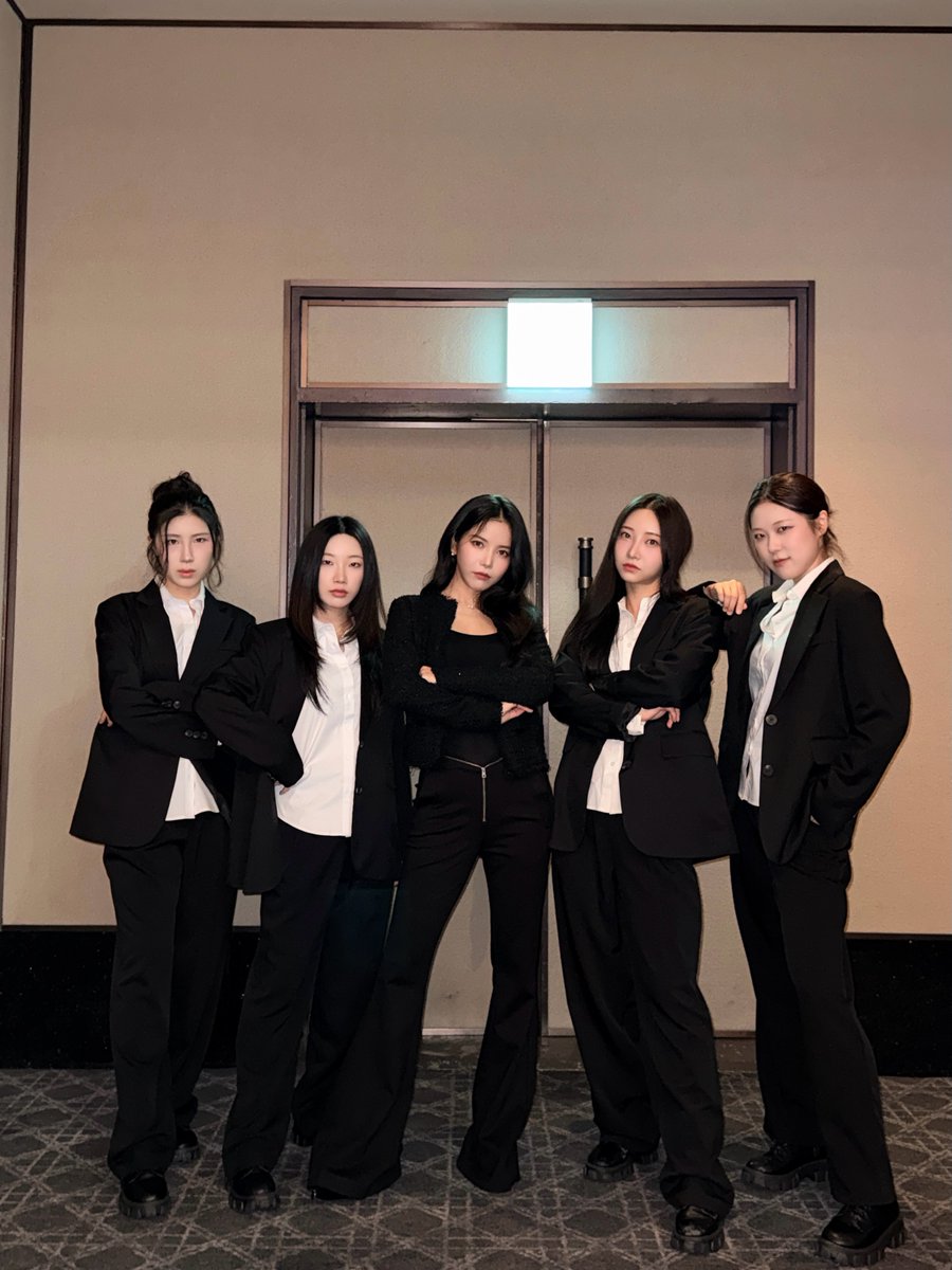 solarkeem_bot2's tweet photo. [📸] 2026.09.17 

범죄와의전쟁
아니고
그냥걸스들
제20차 아시아.태평양 대법원장 회의.
떨린다
의미있는자리에 초대해주셔서
감사합니다🙇🏻‍♀️

#솔라 #SOLAR
@RBW_MAMAMOO https://t.co/zFnZbrrt63