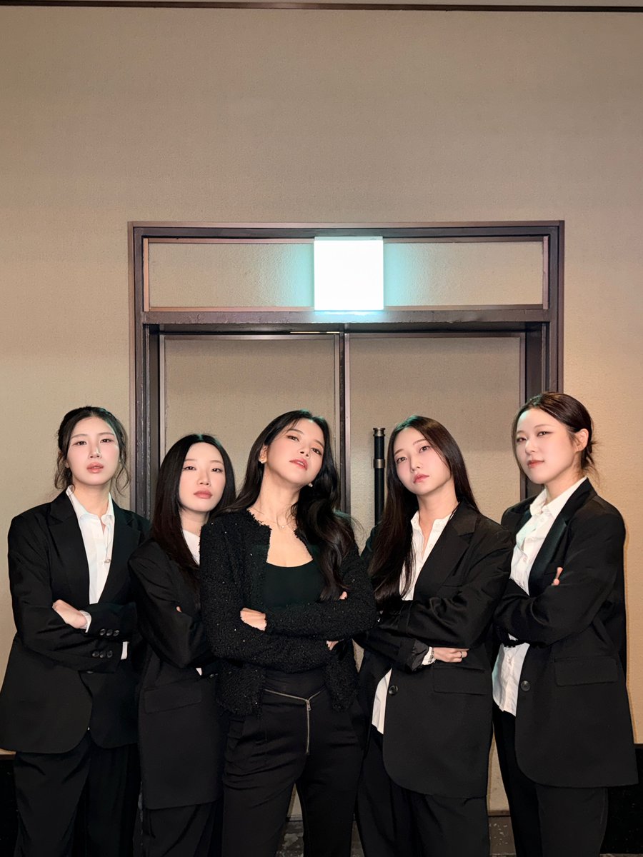 solarkeem_bot2's tweet photo. [📸] 2026.09.17 

범죄와의전쟁
아니고
그냥걸스들
제20차 아시아.태평양 대법원장 회의.
떨린다
의미있는자리에 초대해주셔서
감사합니다🙇🏻‍♀️

#솔라 #SOLAR
@RBW_MAMAMOO https://t.co/zFnZbrrt63