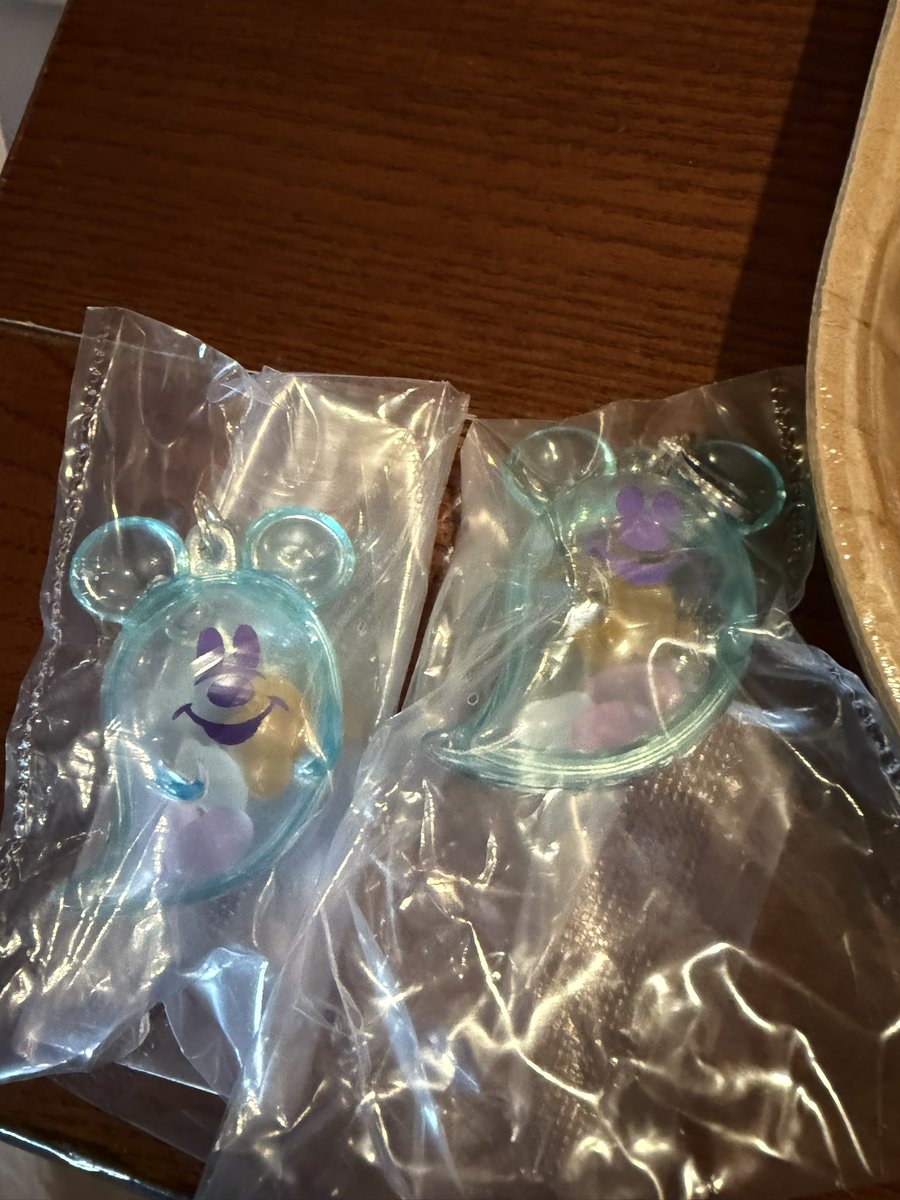 uyuchang's tweet photo. ディズニー ハロウィン シークレットチャーム 交換
【譲】シークレット
【求】写真のもの かぼランタン
郵送での交換希望です。
よろしくお願いいたします！ https://t.co/sHDjpxbbh6