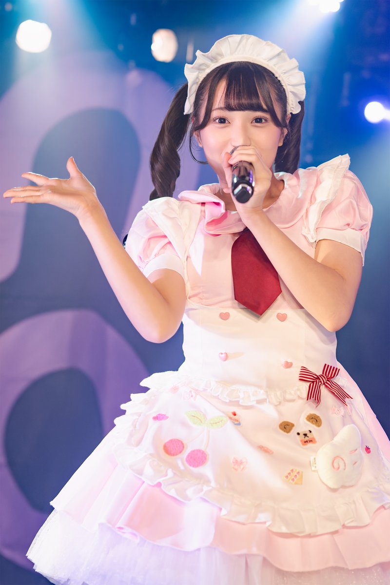 11eyru0g's tweet photo. メイド衣装に巻き巻きの髪がとても可愛いかった🥰
#UNDO
#みてみてこのほのたん https://t.co/VxuCzuiEbb