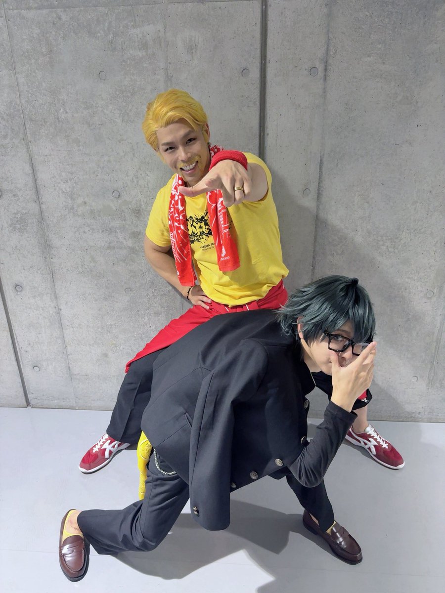 hiroki_watabe's tweet photo. ドズルさんと🦍
こんなにこのメイド服が似合うのはあなたしかいません。
巨大モップ振り回したりぼんさん振り回したり🍆
最高です。
ぶっとんでます💥
その勇姿を配信でなんどもご覧下さい！！
#ぶっとびな祭 https://t.co/QH1emIcO5j