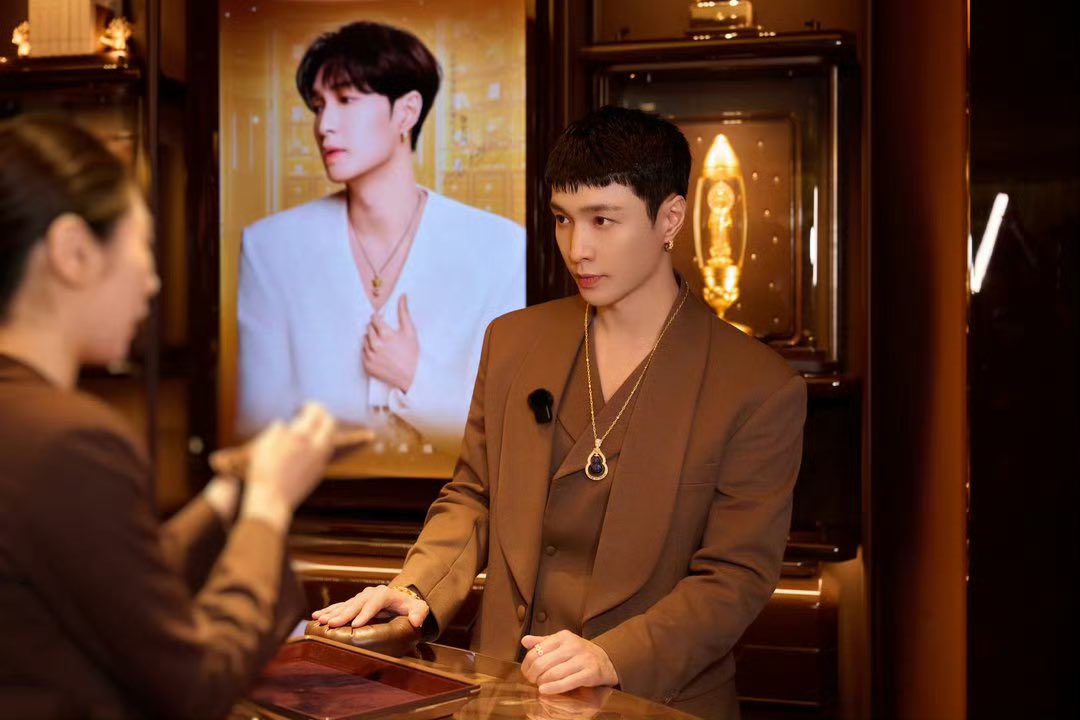 XingPark's tweet photo. 260917 @lay_studio rednote update：

JEMPER event in Wuhan
#LAYxJEMPER 

#LayZhang #张艺兴 #Lay #Yixing #레이 #レイ #장이씽 #อี้ชิง https://t.co/EzG148aCNL