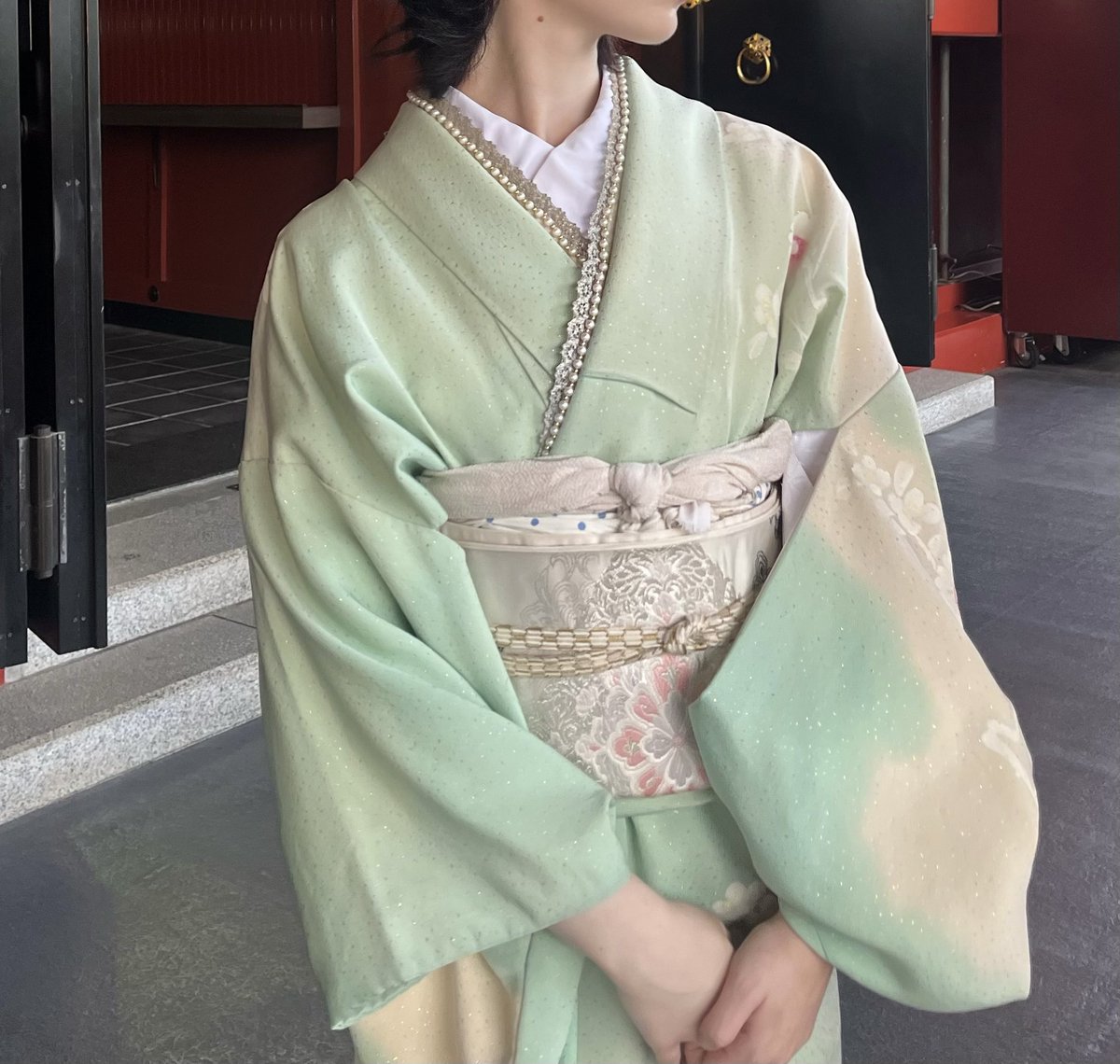 iwant9nuggets's tweet photo. 最近、初めて和装をしました !!🩵
30度近い日に浅草で浴衣をレンタルし母と一緒に選んだのですが 私のだけ少し厚手で
店員さんに「浴衣ですか？」と確認したら「浴衣です」と言われました
でも店員さんも外国人で 細かいニュアンスが伝わっていなかったかも…まだ分かんなくてこの疑問が頭から離れない https://t.co/M9WSpm5WwF