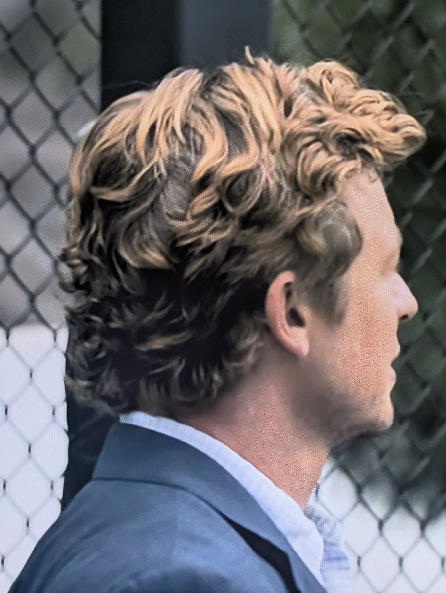 _neverBored_'s tweet photo. @cinejaness 7x09 the scene on the tennis court, his hair is so pretty https://t.co/gNHoIPr7r5