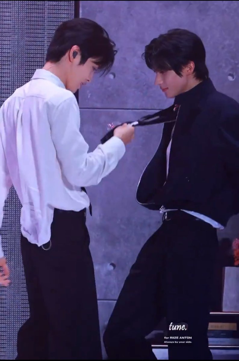 pingtpings's tweet photo. 넥타이 당기는게 른이라 관심있음 https://t.co/L7TIbMMZuU