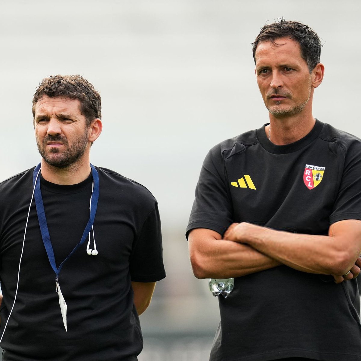 _BeFootball's tweet photo. 🚨🚨 JEAN-LOUIS LECA 🇫🇷 SORT DU SILENCE APRÈS LE RENVOI DE TOPPMÖLLER !!!! 🎙️👇 

« La première pensée qui me vient est pour Dino. J'ai rencontré un homme EXTRAORDINAIRE, un bon entraîneur. 

Là où je suis assez tranquille, c'est comment sont nos échanges, encore maintenant. 

On était convaincus au mois de juin de ce choix-là, qu'on pouvait amener quelque chose de plus. Ca n'a pas pris. 

Maintenant, il y a un futur et on ne doit pas le compromettre, d'où notre réflexion qui n'est pas de trois jours. 

J'entends : “il y a eu quatre matchs”. Mais nous, on réfléchit en trois mois. 

SUR CE QUI S'EST PASSÉ SUR TROIS MOIS NOUS LAISSAIT PENSER QU'ON NE PRENAIT PAS LA BONNE DIRECTION, d'où cette réorganisation qui a emmené à ce que vous savez. »

(CP via @RMCsport)