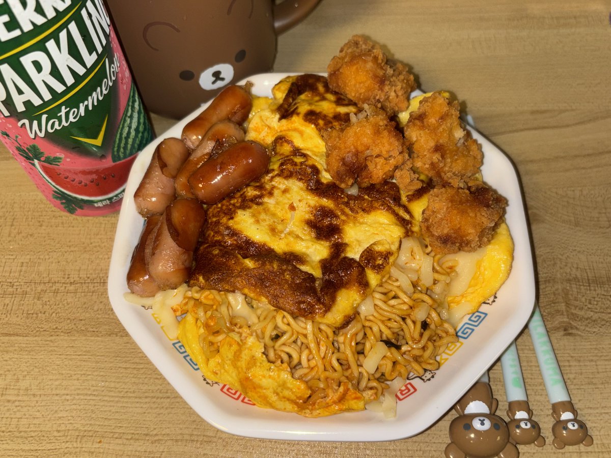 jelly_hou's tweet photo. 모양은 망했지만 맛있었던 불닭 오물렛입니다. https://t.co/4vU6Gs0eWQ