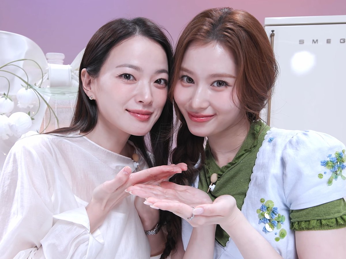 godmitzu's tweet photo. SANA AND ACTRESS CHUN WOOHEE 💜 https://t.co/z3dNLRS9cV