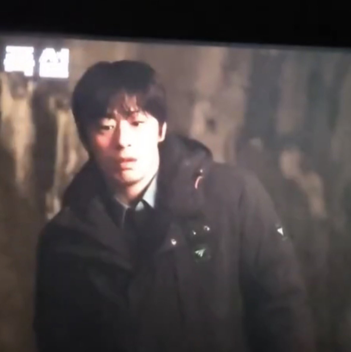 2x9ky0's tweet photo. 영수증들이 부활남 나왓는데도 
11월 기다리는 이유: 
폭설이 오기 때문이죠
이 얼굴을 가지고..... https://t.co/itFmjLFalK