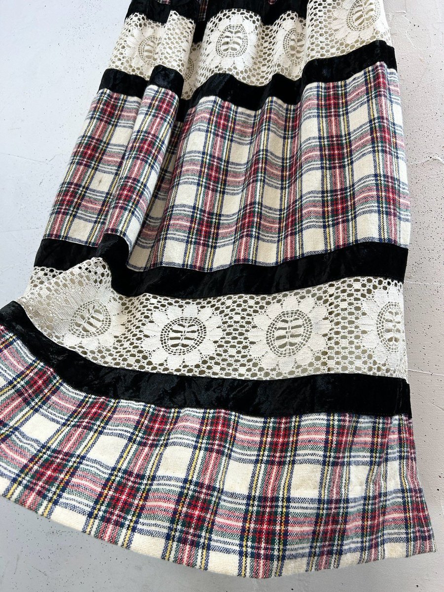 GROG_Vintage's tweet photo. ◎セットアップ❤️🔥
◎チェック×レースマキシスカート😍
※こちらの商品は9月19日の入荷アイテムとなります。お問い合わせやウェブショップ掲載は9月22日より承ります。
#groggrog #vintage #古着#古着コーデ #高円寺 https://t.co/jtukr1USCu
