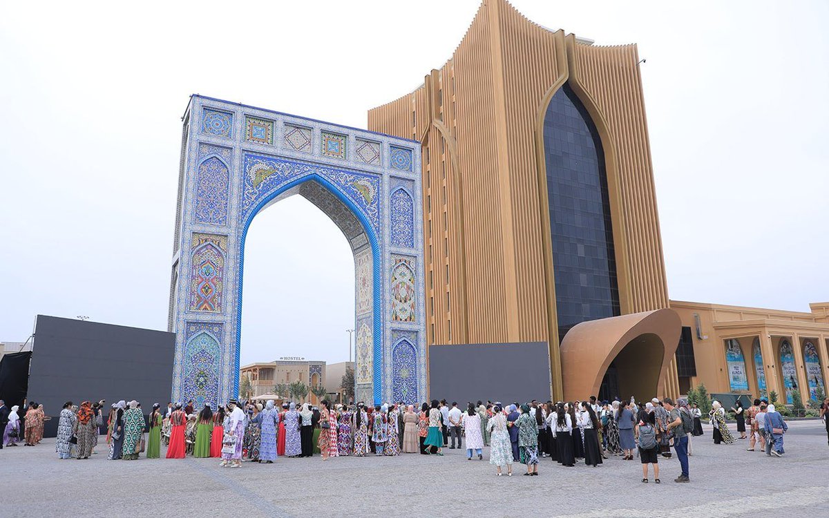 Uzbek_Tourism's tweet photo. 🧵✨ Atlas Bayrami is bringing traditional textiles, crafts and contemporary design to Margilan, showcasing its centuries-old silk heritage and cultural tourism potential.
🔗 https://t.co/ohIITChpTG
#Uzbekistan #Margilan #Tourism https://t.co/OmCVwPfoWO