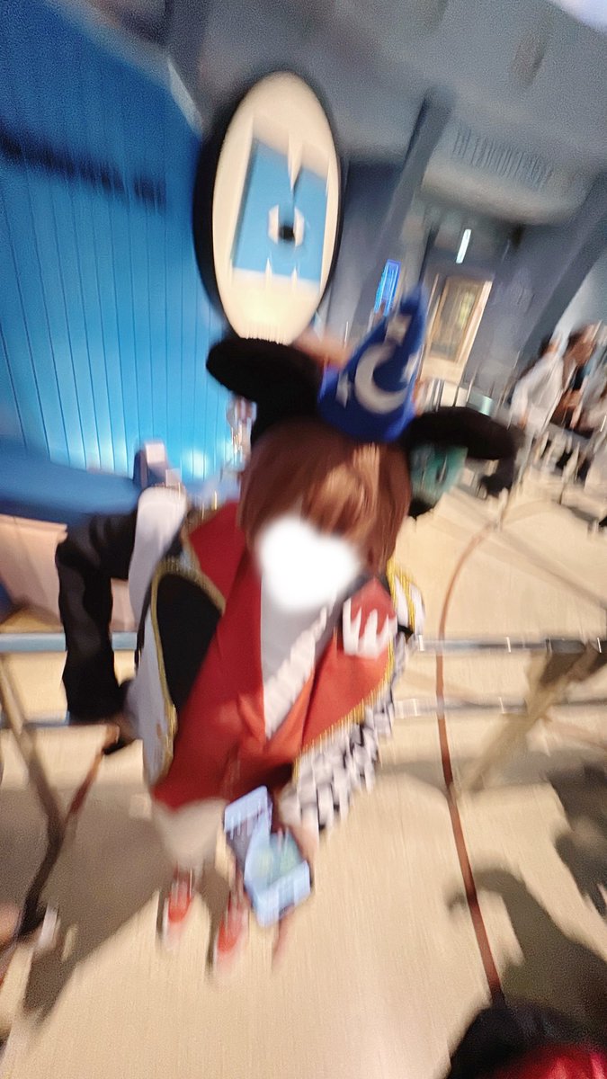 skm__J's tweet photo. いっぱい🔦当ててきた〜✌️

♠️撮ってくれてありがと🎵
2枚目はブレすぎ

#Dハロ仮装2026 
#Dハロ仮装ツイステ https://t.co/OxO2gWLNuO