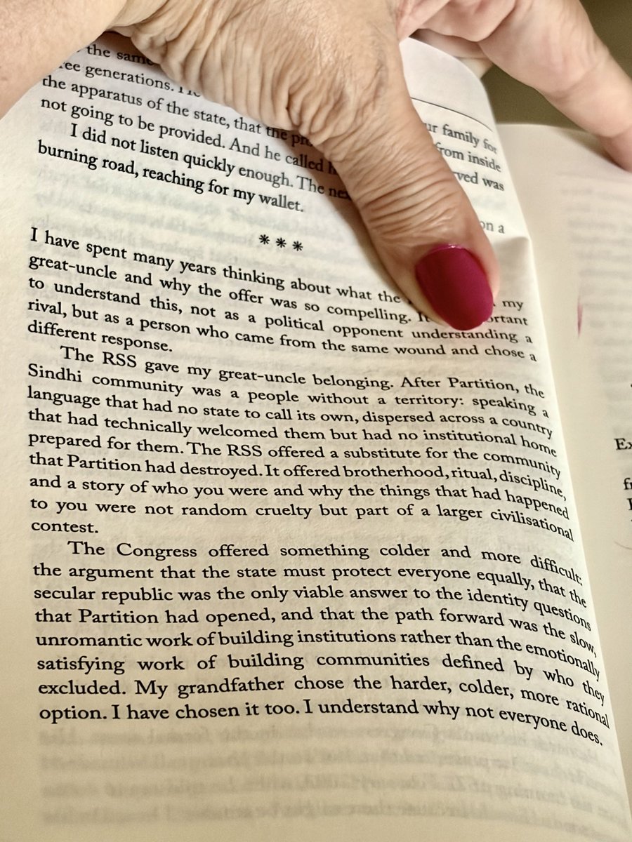 nandtara's tweet photo. #RootsOfResistance The Ideological Battle For India’s Soul - what a book you have penned @griglani 👏🏼👏🏼👏🏼

What a testament to the Indian National Congress’s raison d’être, leaving nothing unsaid about @INCIndia in language that is both impassioned and eloquent. 

A must read for every secular minded Indian.