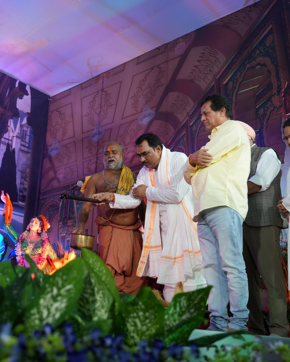 KIITUniversity's tweet photo. We at KIIT came together to celebrate Vishwakarma Puja, with staff and students gathering to offer prayers and seek blessings for knowledge, skill, creativity, and excellence in every endeavour.

A day to honour the spirit of craftsmanship, innovation and the hands that turn ideas into reality.

Happy Vishwakarma Puja from KIIT!