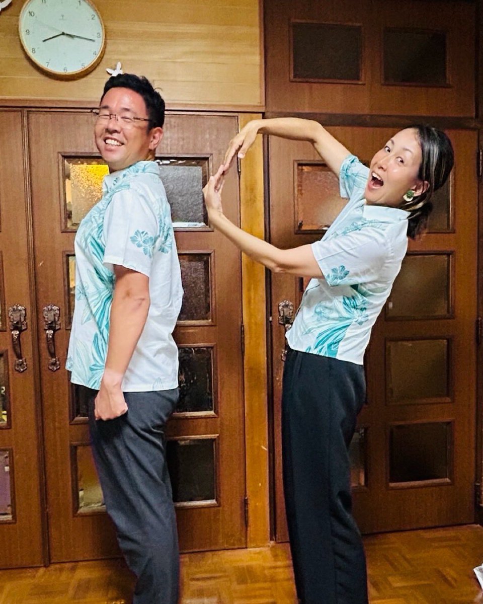 GentaKoja's tweet photo. 妻の手作りケーキ。

19回目の結婚記念日のケーキは、
なんとタッチくんの
アイシングクッキー付きです！

そして今年も、
毎年恒例の「人間数字」で
19を撮りました。

こうして毎年ひとつずつ、家族の思い出が増えていくことに感謝です。 https://t.co/pRg4cQze1t