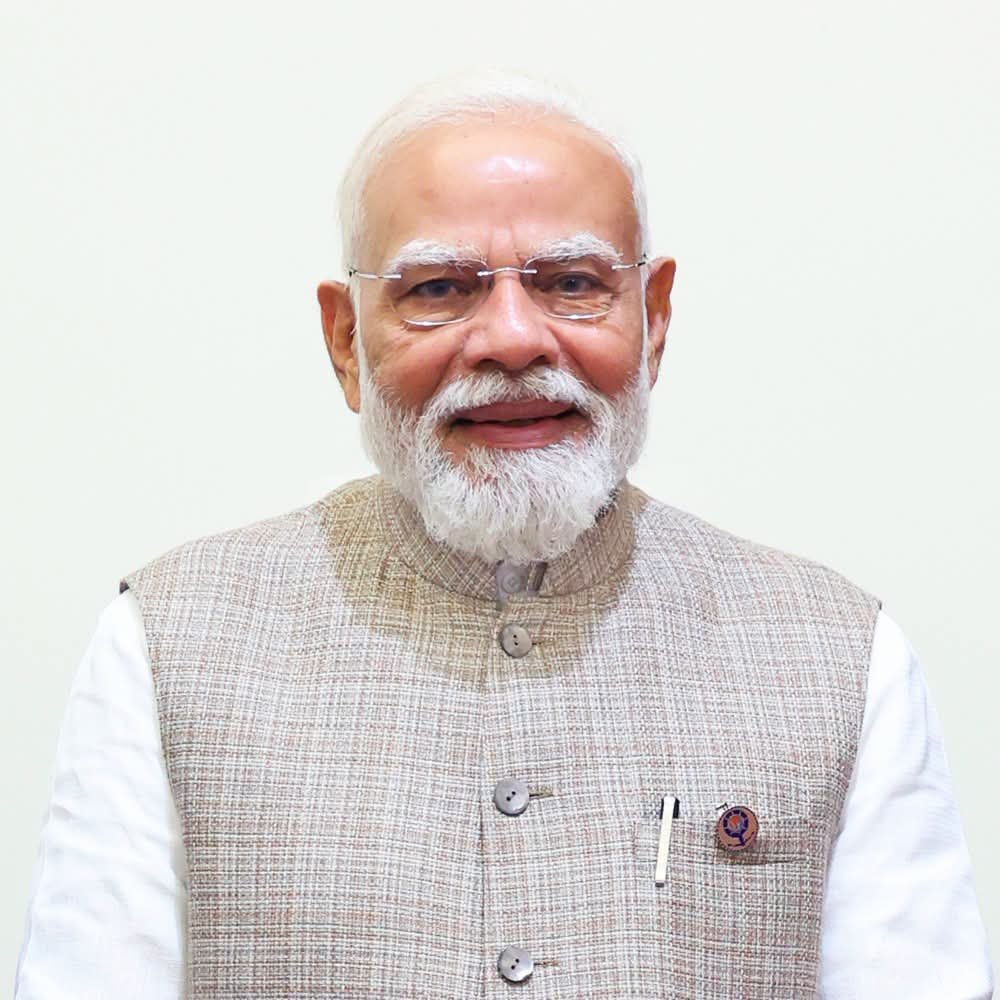vijaykbandhu's tweet photo. माननीय प्रधानमंत्री जी,
 को जन्मदिन की बहुत-बहुत बधाई और शुभकामनाएं हम लोगों की ओर से और.
  रिटर्न गिफ्ट के रूप में आज अपने जन्मदिन पर देश के आन, मान,शान अर्धसैनिक बलों सहित करोड़ो शिक्षकों, कर्मचारियों अधिकारियों को पुरानी पेंशन बहाल करके कृतार्थ करे।
@PMOIndia, @NarendraModi https://t.co/bVoOOGy0ou