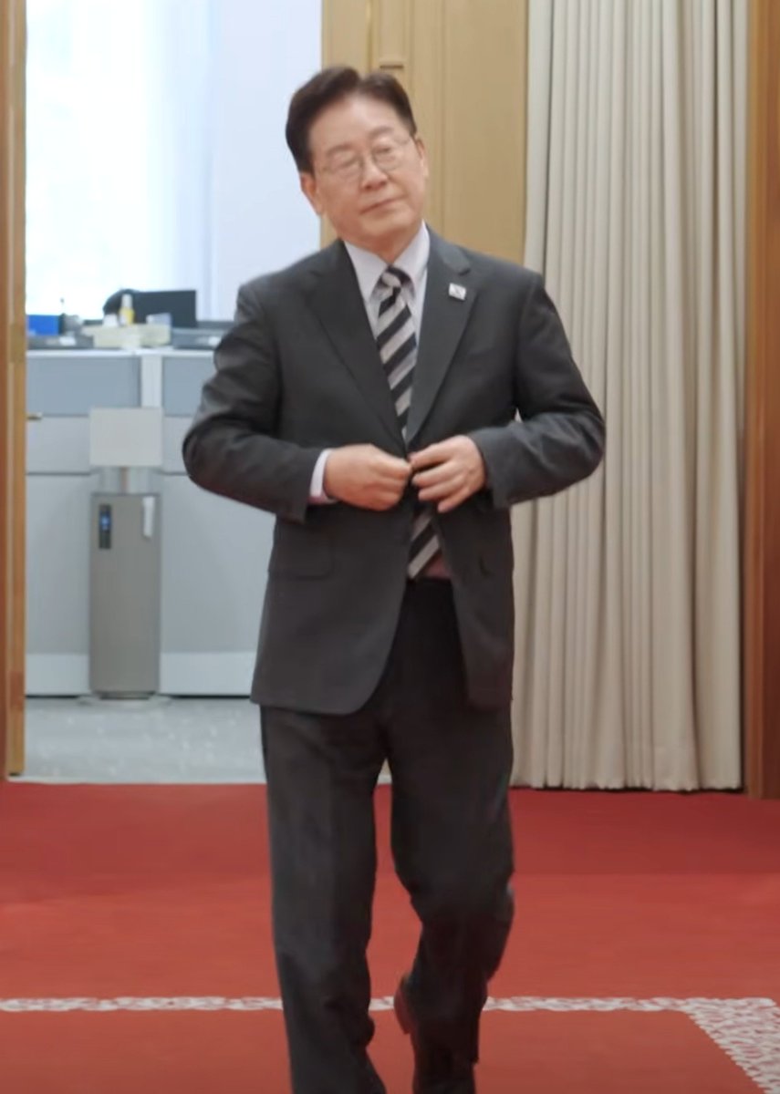 jd_2203's tweet photo. 대 통 령 귀 여 워ෆ https://t.co/RlYZFM7fTf