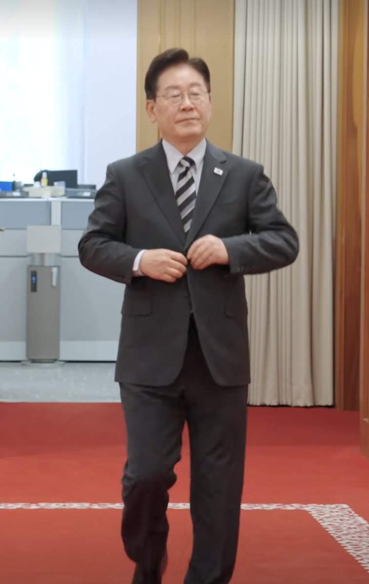 jd_2203's tweet photo. 대 통 령 귀 여 워ෆ https://t.co/RlYZFM7fTf