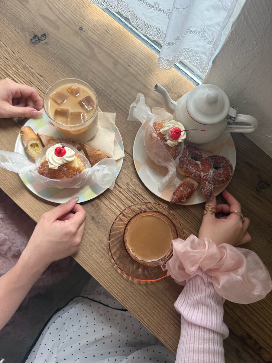_kotty13's tweet photo. ほんと～にこのパン屋可愛すぎませんか？🎀 https://t.co/pULRG63pK6