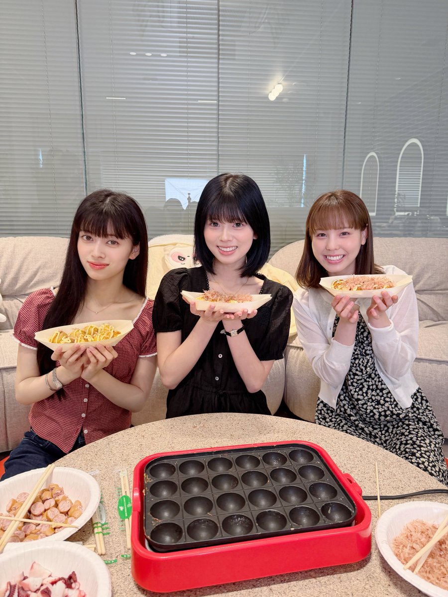 NiziU__official's tweet photo. [#NiziU_CAM] 
個性が溢れたユニットコンテンツ☆彡
今後も面白いケミがみられるユニットが誕生するかも…😆

#NiziU #ニジュー #니쥬 #WithU https://t.co/uqT5ufcMm8