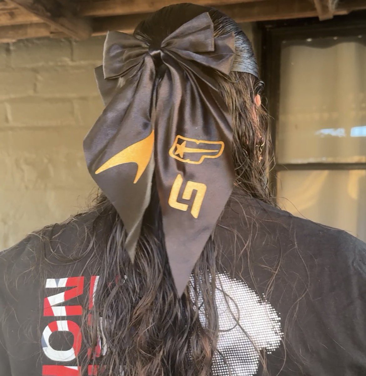 emstracklist's tweet photo. ok so i need to make room to make more
bows for my etsy so atm everything on there rn is 25% off so if yall like any of my current bows now is your chance to get them 25% off 👀 https://t.co/ARuf5FrxgZ https://t.co/uHlzARMib3