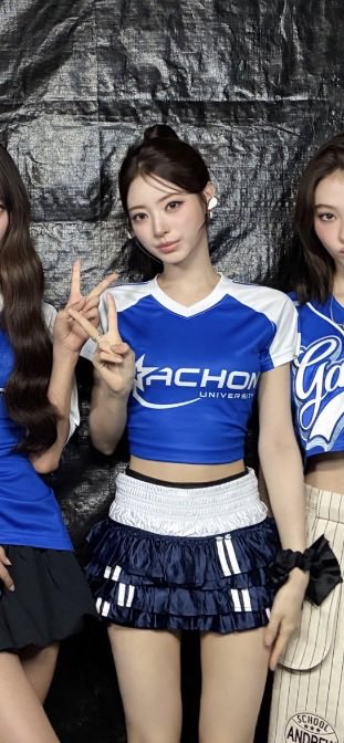 annayishan's tweet photo. 오늘의 안나도 너무 귀여워요🤍
#MEOVV #ANNA #미야오 #안나 #田中杏奈 https://t.co/TCjqrq4oTP