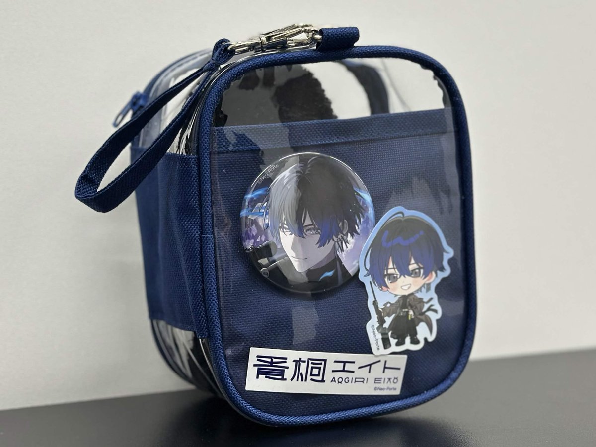 eito_aogiri8's tweet photo. グッズのクリアポーチこんな感じや！！！
可愛い仕上がりになってるので是非！
背面にステッカーとか缶バッジとか入るし用途は様々！

※ニフラーは付いてません https://t.co/6TpEdGpwAa