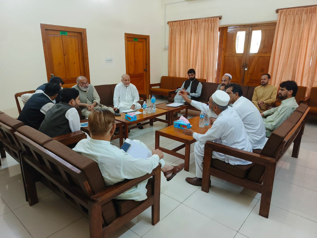 PEDOHOUSE's tweet photo. A joint meeting was held between PEDO and the Irrigation Department at Malakand-III HPP to discuss increasing power generation from the Malakand III Hydropower Project. The meeting was attended by the Member Hydel, Chief Engineer Development, Resident Engineer Malakand-III, and https://t.co/i2KlqrbnXM
