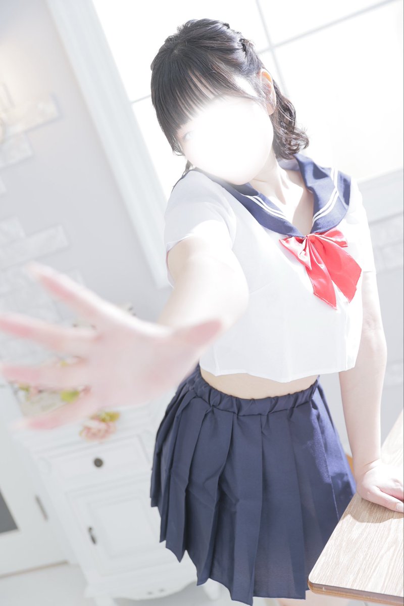 qme0ps's tweet photo. 実は、中高どっちも生徒会役員してたし、学級委員もやってたくらいマジメちゃんだったの https://t.co/xCVVV6mGuJ