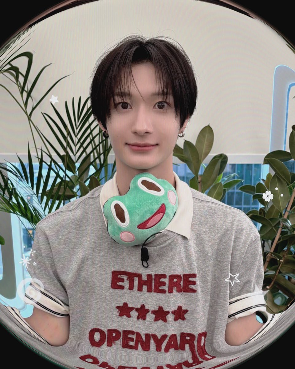 deardonghwa's tweet photo. 260917 kickflip_jype instagram update #Donghwa
KickFlip x KICKDOONGS 🛹💥 Check out the KickFlip members holding KICKDOONGS plushies! 🦊🐸🐹🐺😺🐰🗨️ #KickFlip #킥플립 #KICKDOONGS #킥둥쓰 https://t.co/26joZrPtFw
