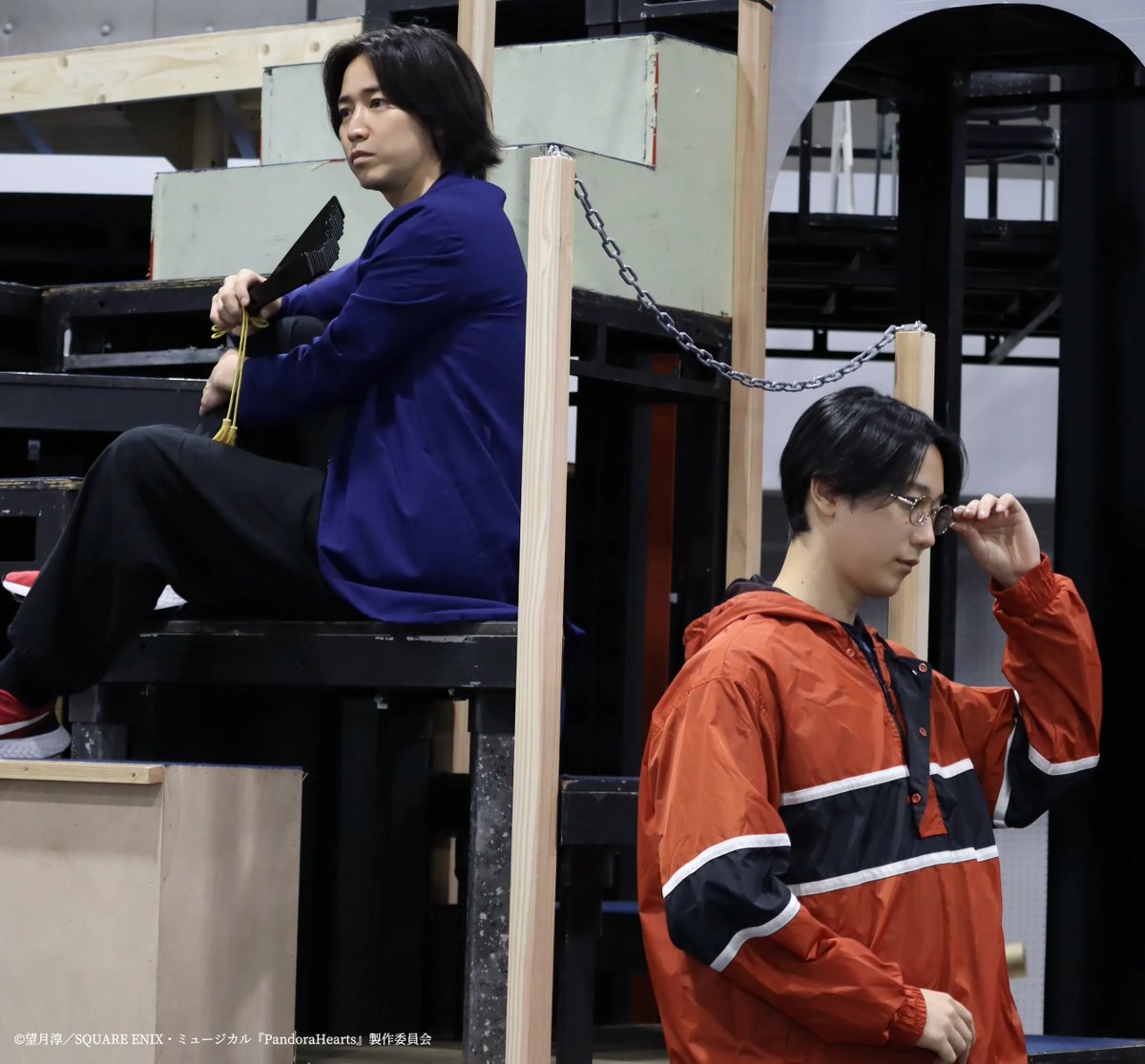 mpandorahearts's tweet photo. ♰───────────────♰
　　 #パンミュ 日誌
♰───────────────♰

稽古進行中⚔
オズとギルバートとは違った主人と従者のカタチ。
お互いを想い合う気持ちは同じ。

🎟️チケット一般販売中
https://t.co/1vKU6PkUZt

#パンドラハーツ https://t.co/Lm7PrGkn5q