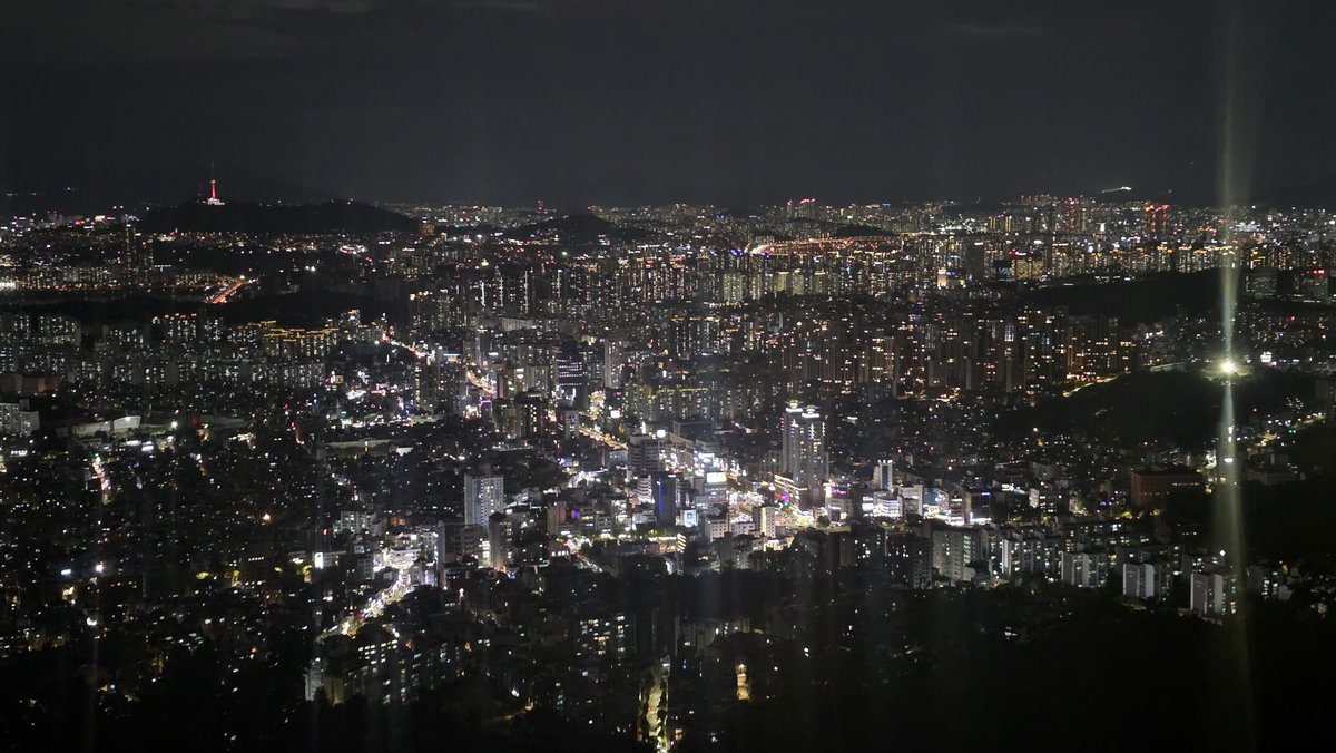 Snow_Branches's tweet photo. 야경 보고가~ https://t.co/xrnhCouJ1N