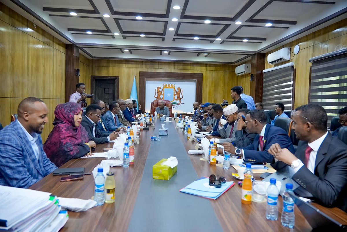 Amohamednur's tweet photo. Today, I chaired the weekly meeting of the House of the People’s Standing Committee, where we focused on accelerating consideration of bills currently before the Committees and approved the agenda for the House’s 7th week of sittings.

Among the key items on the agenda is a debate on the threats posed by piracy.