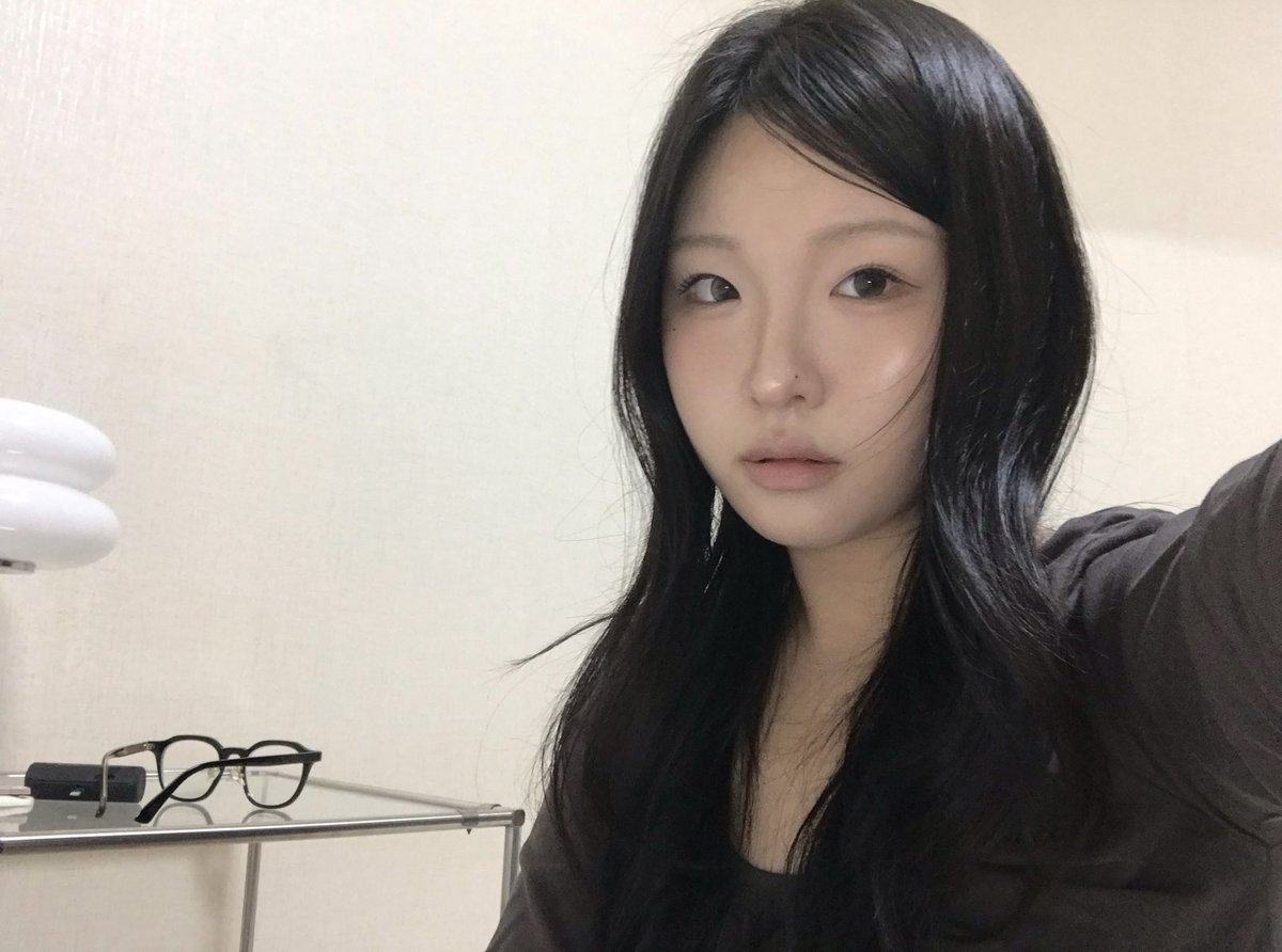 1rim2eu's tweet photo. 속눈썹 이걸로 정착해야게뜸 https://t.co/eWw1AwdId5