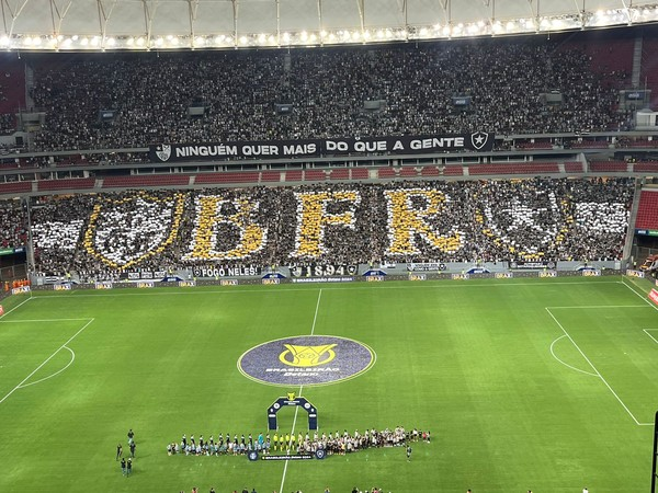 EspacoGlorioso's tweet photo. Aí o problema é do Grêmio que não tem torcida fora do estado do RS. 
O jogo em Brasília teve mais botafoguenses, o jogo no Espírito Santo também teve mais, ou melhor, só teve botafoguenses... https://t.co/E4CgPxb0tc