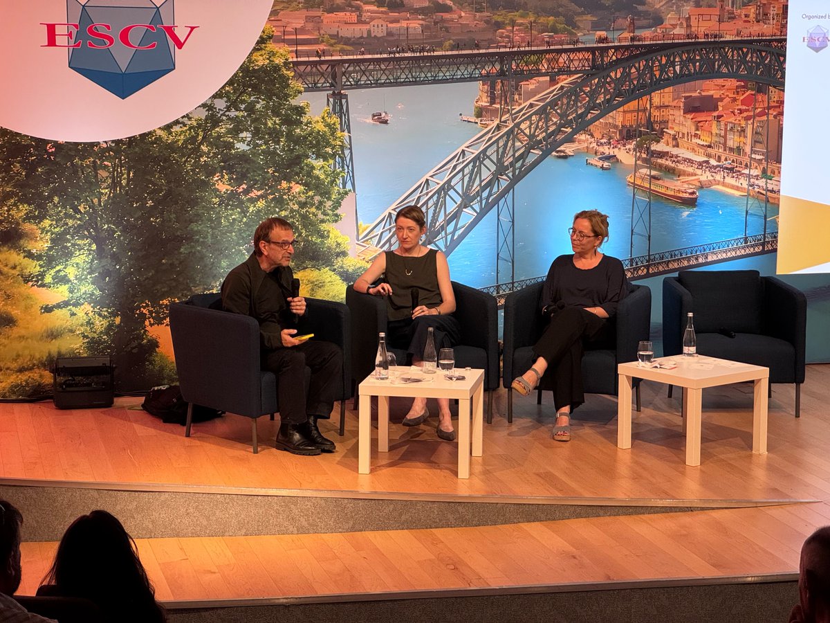 ESCVirology's tweet photo. 🎙️One of the highlights of #ESCV2026 Day 1: a live TWiV session, "Andes Virus Up Close", hosted by Vincent Racaniello. An engaging discussion on a fascinating emerging pathogen and a fantastic opportunity to bring the global virology community together. 🦠 #TWiV #Virology https://t.co/NGb4ikkese