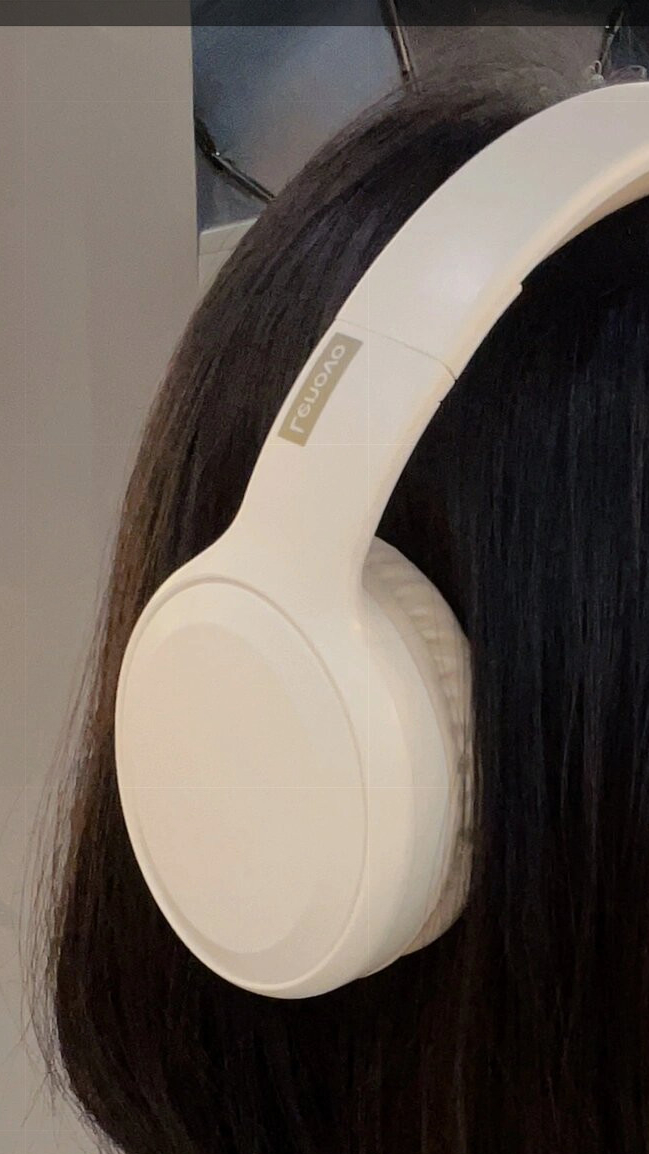 denn12ismarksan's tweet photo. Lost in the warm guitar riffs of this indie folk track—perfect for a lazy afternoon with headphones on, let the melody wrap your whole mood https://t.co/mnvld4sqUR