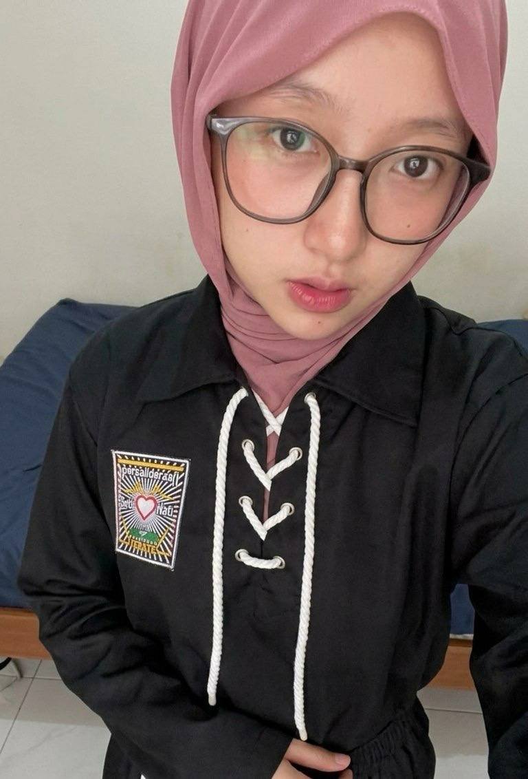 fandy_strekel's tweet photo. Eyen Tudung : https://t.co/3D1sMGz6KS https://t.co/HPya5T50Rc