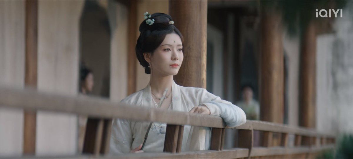czhouye's tweet photo. the daughter of xie’s family household, what a stunner! https://t.co/4lBOTMiytj